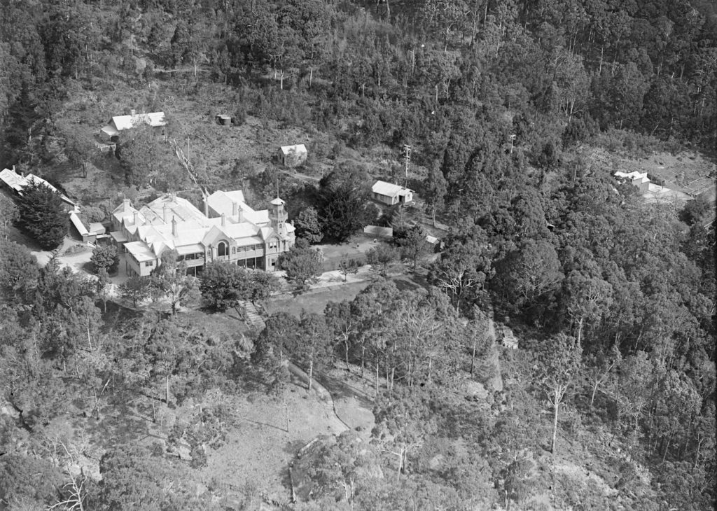 Aerial view of Clyde School, Woodend, 1930. SLV